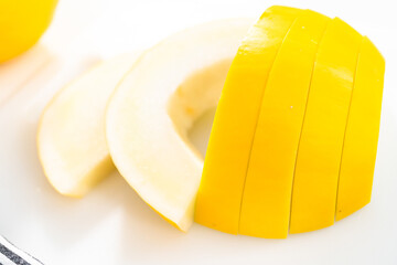Golden dewlicious melon