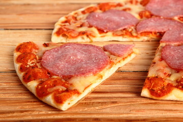 Salami Pizza