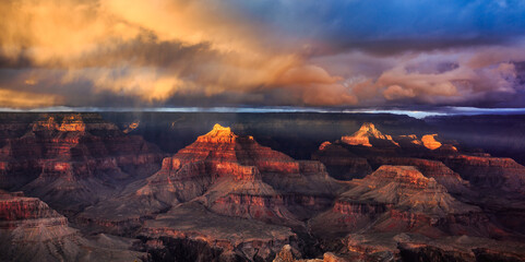 Colorful Sunset on the Grand Canyon, Grand Canyon National Park, Arizona