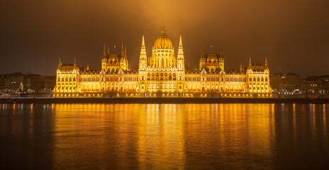 Fototapeta na wymiar Hungarian parliament at night in Budapest. Europe