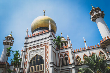 Sultan Mosque or Masjid Sultan in the arab quarter Kampong Glam in Singapore