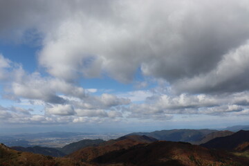 Fototapeta na wymiar 雨乞岳から見る綺麗な景色