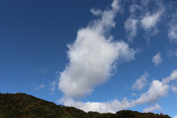 Fototapeta premium 天気の良い日の御在所