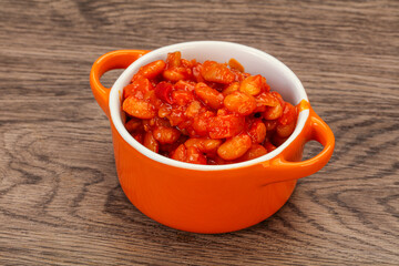 Baked kidney with tomato and pepper