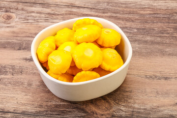 Marinated patissons in the bowl