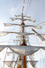 Buque amarrado a puerto