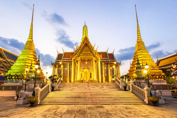 Fototapeta premium Temple of the Emerald Buddha or Wat Phra Kaew temple, Bangkok, Thailand