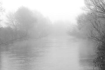 Obraz na płótnie Canvas River in autumn fog