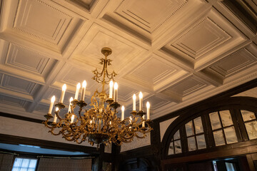 クラシカルな洋館の豪華なシャンデリア　gorgeous chandelier in the classical room