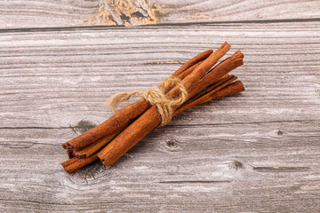 Aroma Cinnamon stick heap isolated