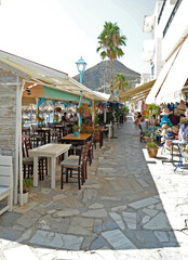Fototapeta na wymiar Le front de mer du village de Myrtos à Iérapétra en Crète