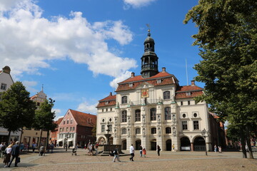 Fototapeta na wymiar Das schöne Lüneburger Rathaus