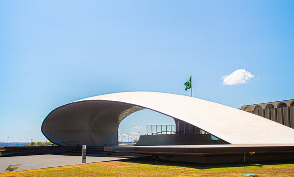 Concha Ac&uacute;stica no Setor Militar Urbano em frente ao Quartel General do Ex&eacute;rcito na cidade de Bras&iacute;lia. Bras&iacute;lia, Distrito Federal - Brasil. 08 de Setembro de 2019.