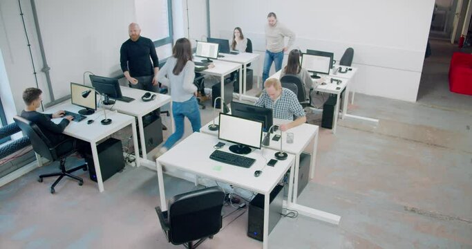 WS HA Office workers using computers