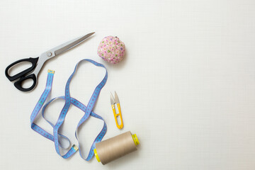 Tailor's tool and equipment for sewing