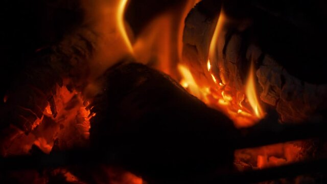 Burning log fire slow motion.