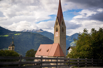 Fototapeta na wymiar church in the village of the mountains