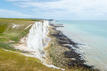 Acantilados de Seven Sisters,Inglaterra.El Seven Sisters Country Park est&aacute; formado por 280 hect&aacute;reas de acantilados calc&aacute;reos, serpenteantes valles fluviales y pastizales abiertos. 