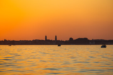 Sonnenuntergang über der Insel in Lindau am Bodensee