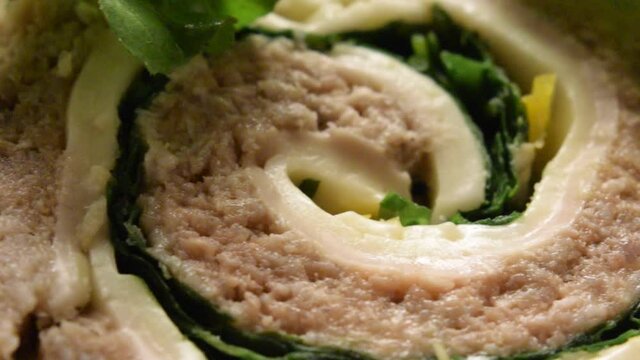 Rotolo di carne con gli spinaci ft0209_0613 Spinach meat roll	