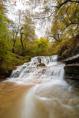 Obraz premium Famous waterfall of the highest in the world in waterfall, Salto del Nervión, Basque Country