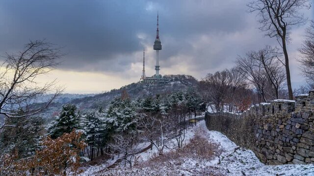 Winter snow of Seoul City at namsan mountain in South Korea.4k Time lapse