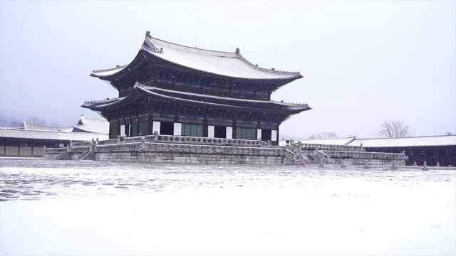 Winter snow of Seoul City at namsan mountain in South Korea.4k Time lapse