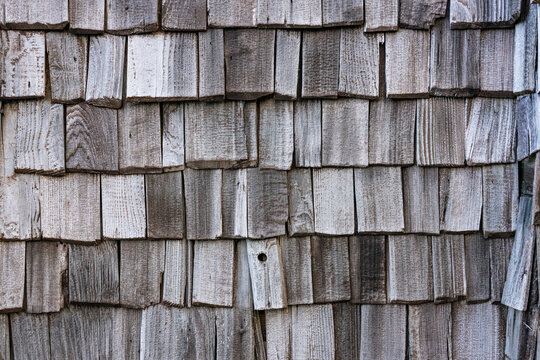 Wall made from shingles