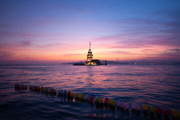 Istanbul Maiden Tower (kiz kulesi) at sunset - Istanbul, Turkey