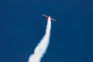 Aerobatic airplane accrobatic