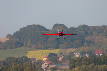 Aerobatic airplane accrobatic