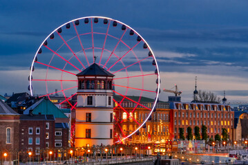 Riesenrad und Weihnachtsmarkt in Düsseldorf