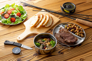 キャンプ飯