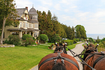 Pferdekutschenfahrt auf Mackinc Island im Lake Huron, USA © Michael