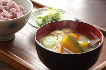 味噌汁　味噌スープ　具沢山の味噌汁