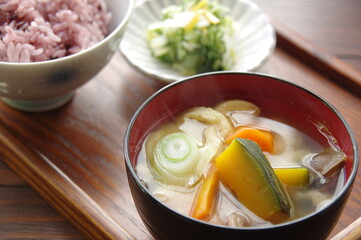 具沢山の味噌汁　味噌スープ