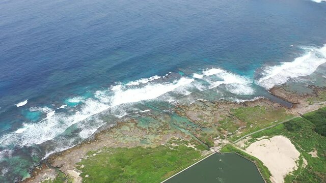 沖縄県　久米島 久米 奥武島 ミーフガー タチジャミ   アーラ浜 トクジム 岩 バーデハウス イーフビーチ 畳石 オーハ島 比屋定バンタ 自然 観光 綺麗