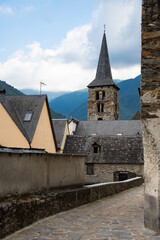 Fototapeta na wymiar Little town in the Pyrenees