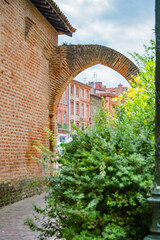 Fototapeta na wymiar Beautiful facades of Toulouse