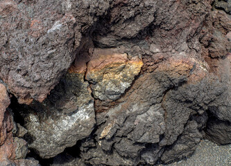 Lavagestein in verschiedenen Farben und formen auf der Insel La Palma