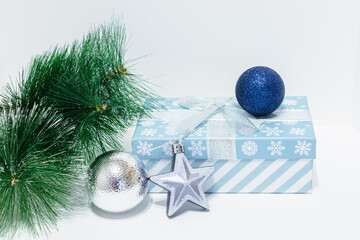 christmas tree and gift box