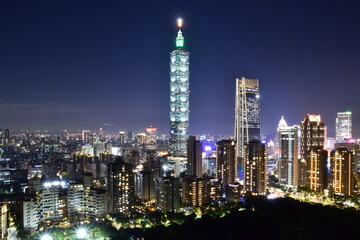 Fototapeta na wymiar The night view of Taipei in Taiwan