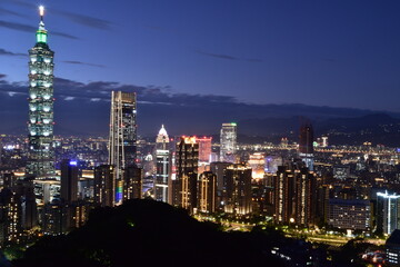 Fototapeta na wymiar The night view of Taipei in Taiwan