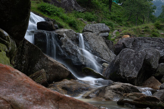 Bachl&auml;ufe, Fl&uuml;sse und Wasserf&auml;lle im wundersch&ouml;nen Verzascatal in der Schweiz im Tessin, ein tolles Reiseziel f&uuml;r den n&auml;chsten Urlaub, wenn man die Natur erleben will