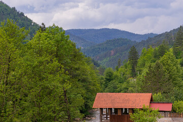 Fototapeta na wymiar mountain hut in the mountains