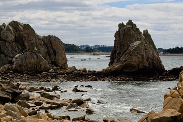Fototapeta na wymiar rocks on the coast