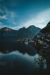 Naklejka premium Sommerlicher Nachmittag in Hallstatt