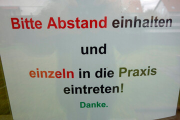 informationen  wegen corona-krise an arztpraxis
