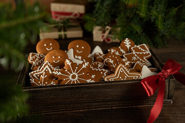 Fototapeta na wymiar Gift gingerbread under the tree