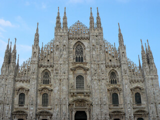 Fototapeta na wymiar Milano (Italy). Facade of the Milan Cathedral (Duomo de Milan)